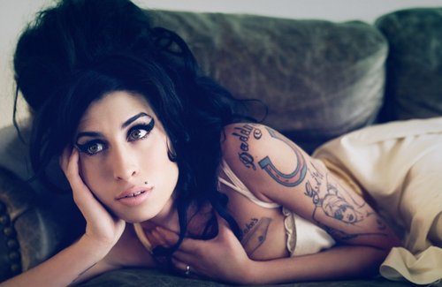 tutorial creare acconciatura amy winehouse