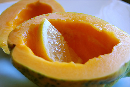 Maschera idratante fai da te con papaya e anguria