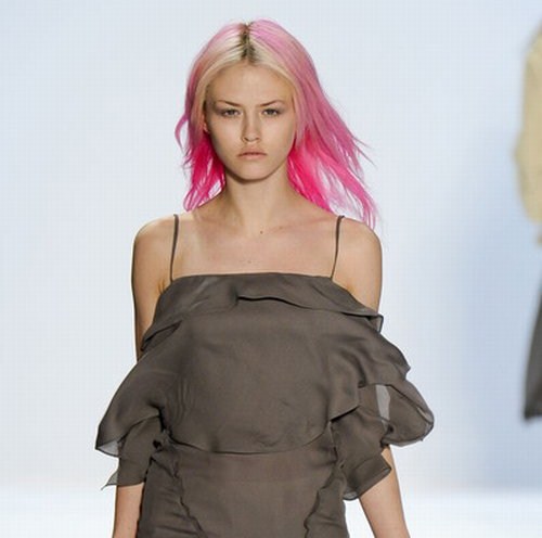 L'ultima tendenza per l'autunno 2011: i capelli pink!