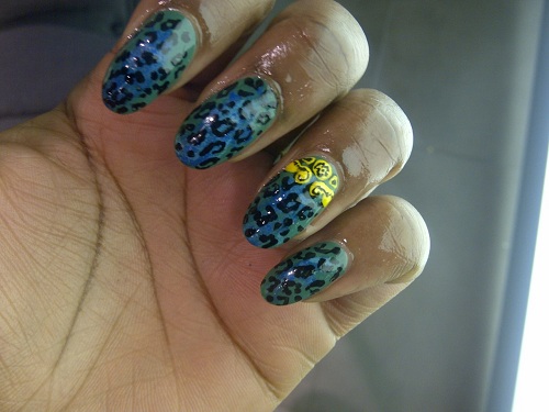 Versace per H&M: la nail art di Wah Nails