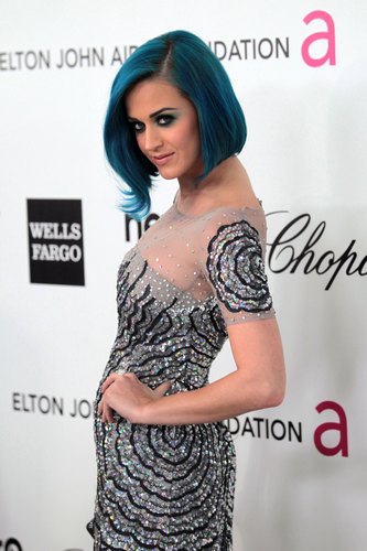 capelli blu look katy perry moda primavera estate 2012