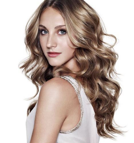 Capelli wavy d'estate, un ricetta per onde e ricci perfetti