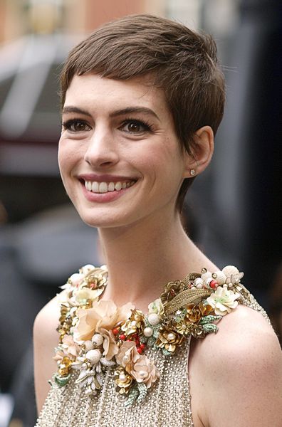 taglio garconne anne hathaway tendenza