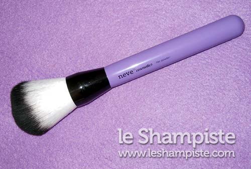 Neve Cosmetics Glossy Artist Lilac Powder
