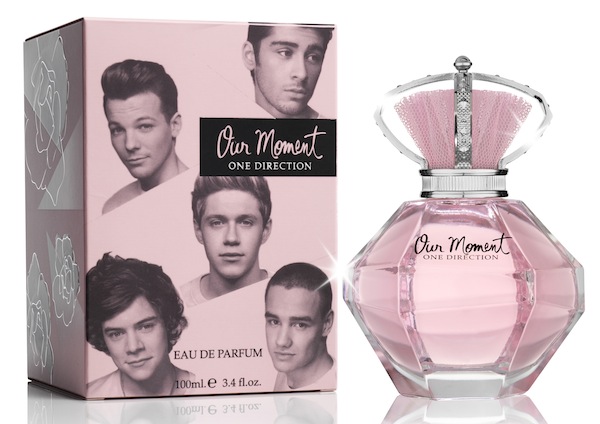 Gli One Direction lanciano la fragranza femminile Our Moment