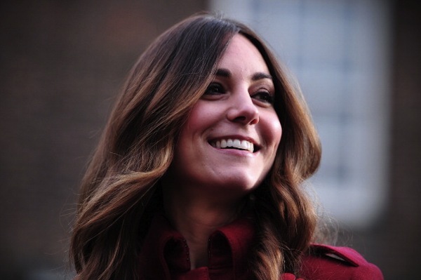 Kate Middleton con i capelli bianchi