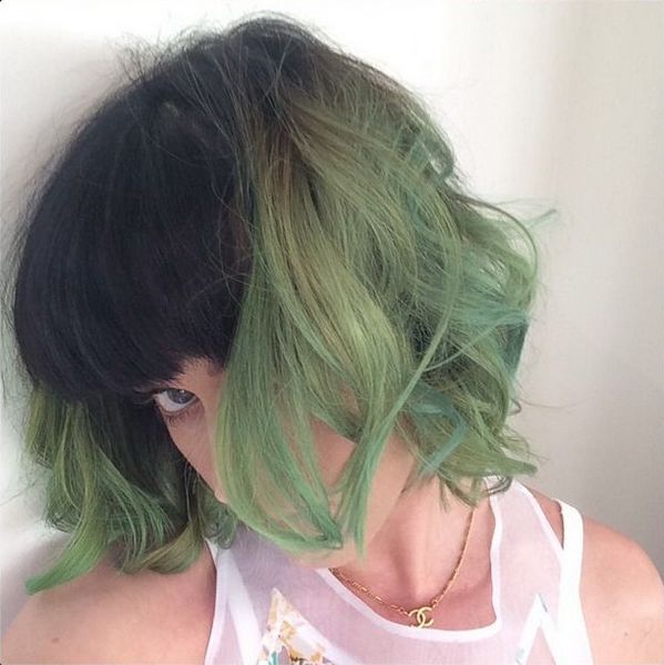 Katy Perry con i capelli verdi