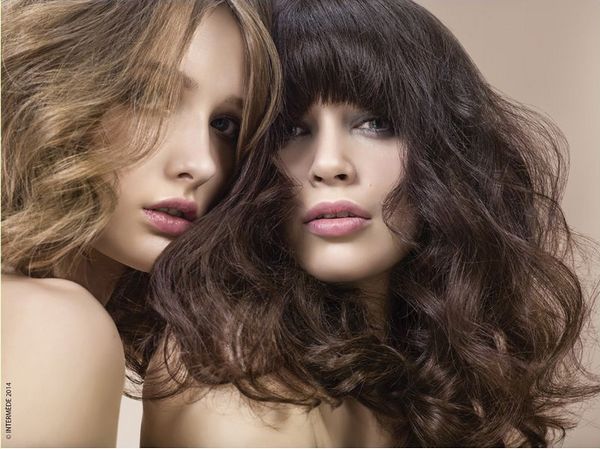 Tendenze capelli autunno inverno 2015: capelli wavy e lunghezze medie