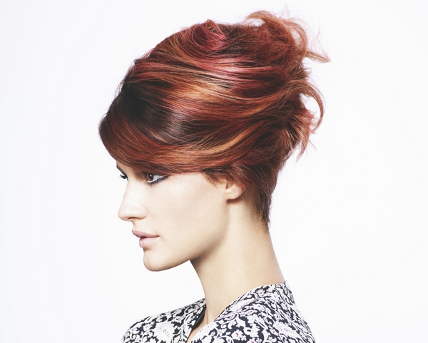 Acconciature di tendenza dell'estate 2015: lo chignon spettinato