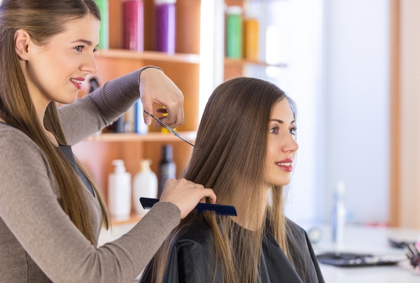 Capelli calendario lunare 2016, le migliori date per tagliare i capelli a marzo