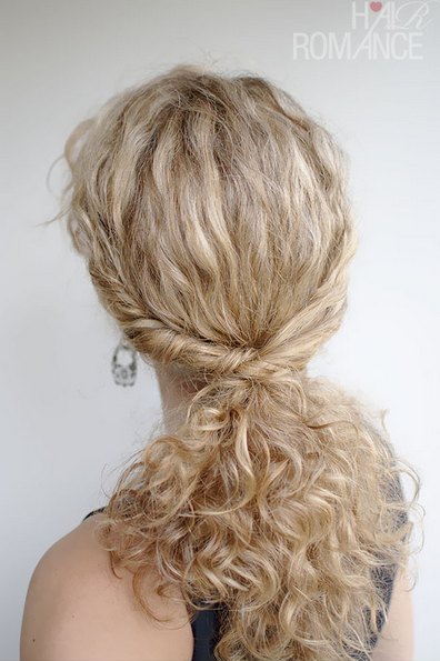 Hair-Romance-Twisted-Ponytail-Hair-Tutorial-in-curly-hair