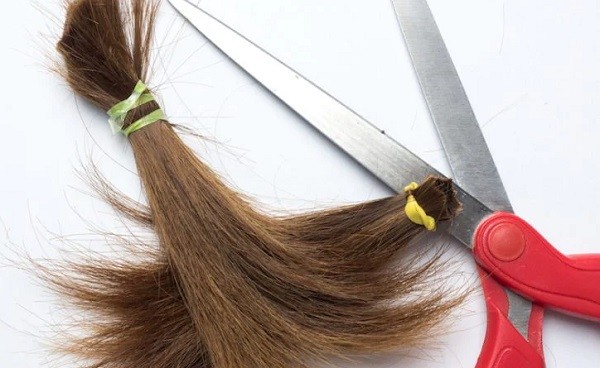 strumenti per tagliare capelli
