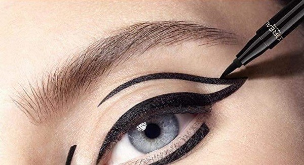 Eyeliner, ecco le proposte per l'autunno 2022